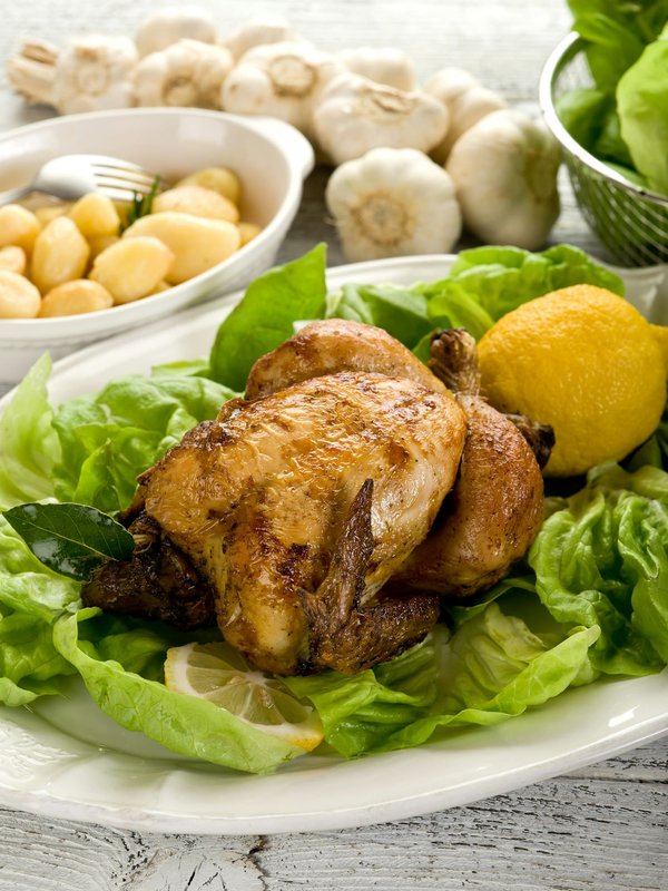 Quali sono i segreti per un arrosto di tacchino farcito con castagne e prugne?